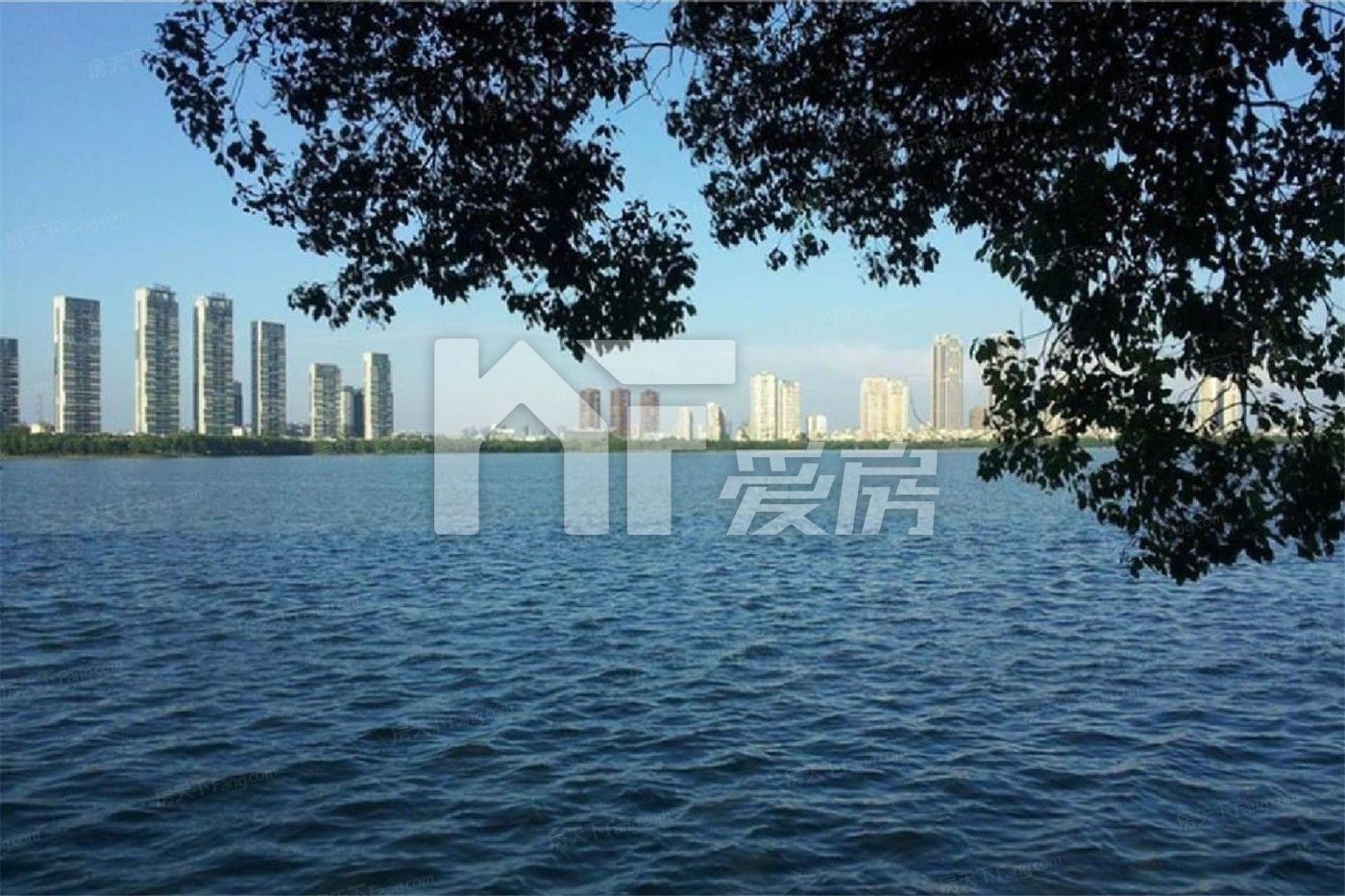 华林青山湖外景图